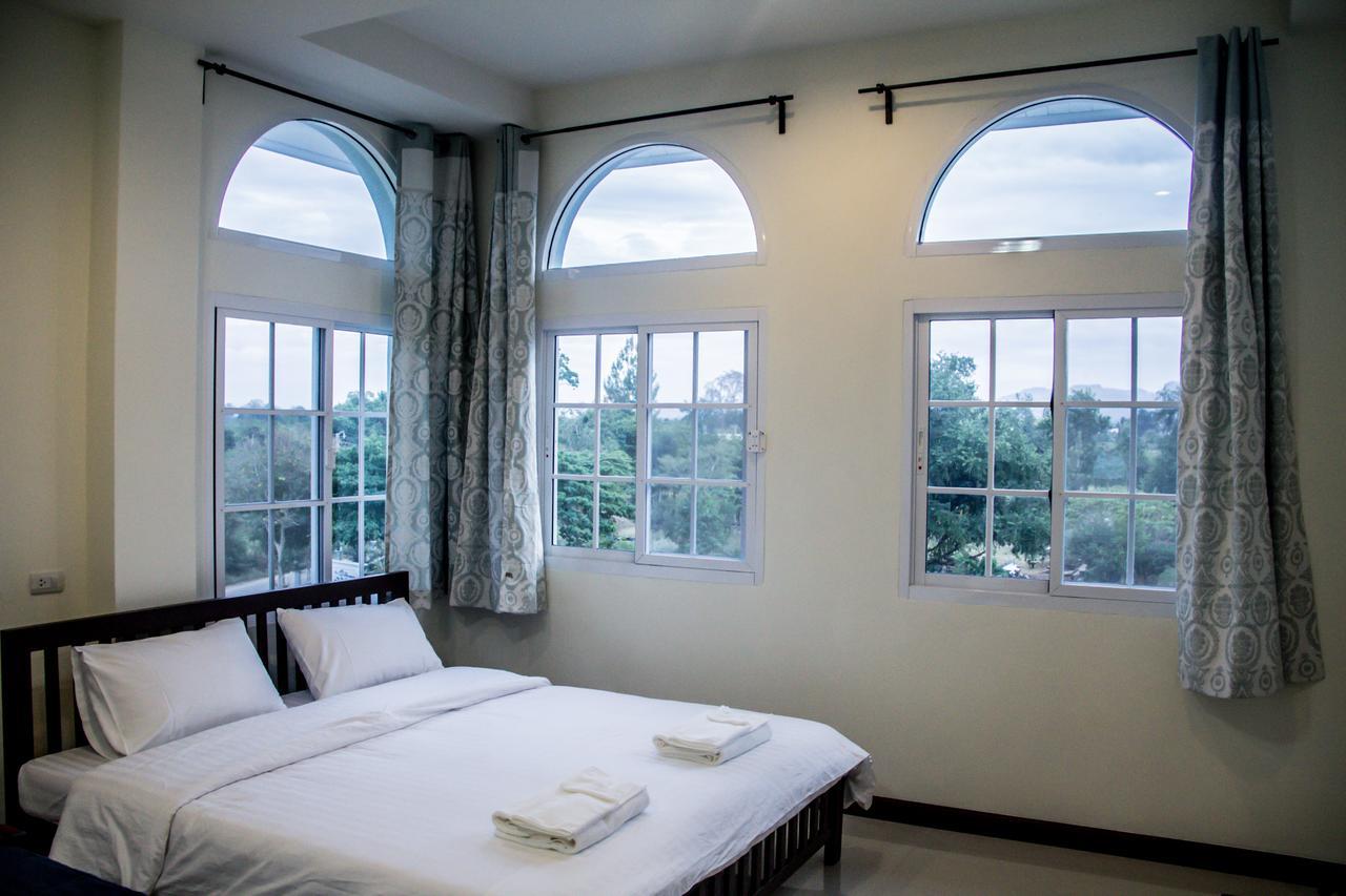Plern Pitch Residence Pakchong Ngoại thất bức ảnh